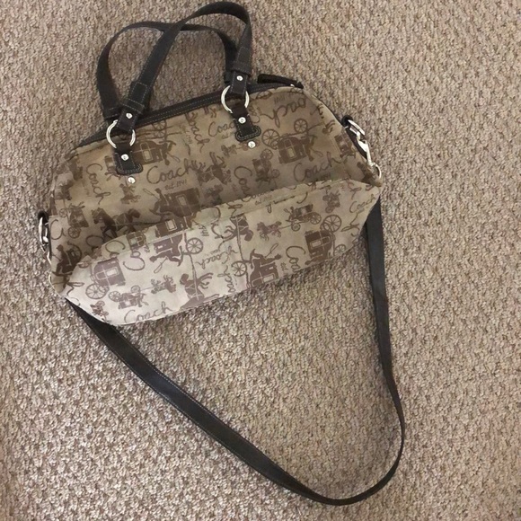 Coach - Picture 2 of 4